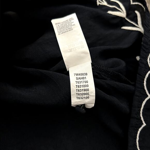 EUC Lucky Brand Black Embroidered Blouse Size Medium Flutter Sleeve Boho Top - Picture 12 of 13